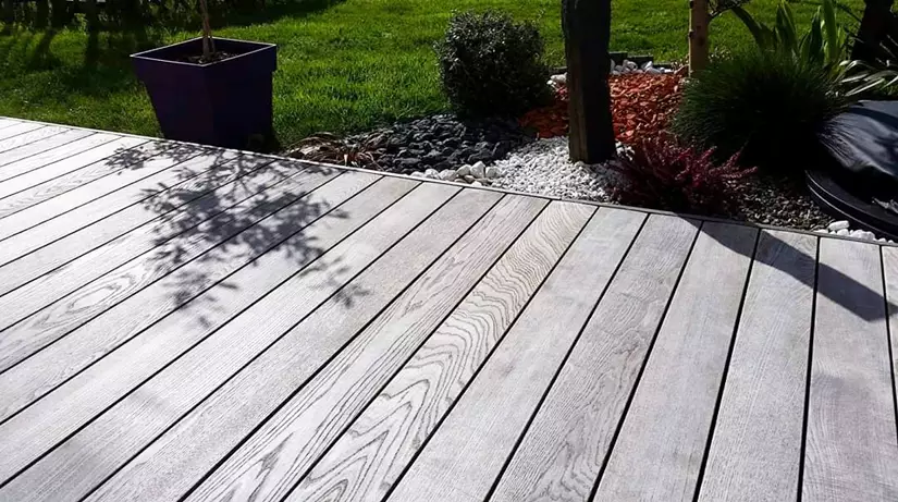 בניית דק עץ בגינה 2